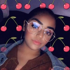 Meet your Posher, Desiree
